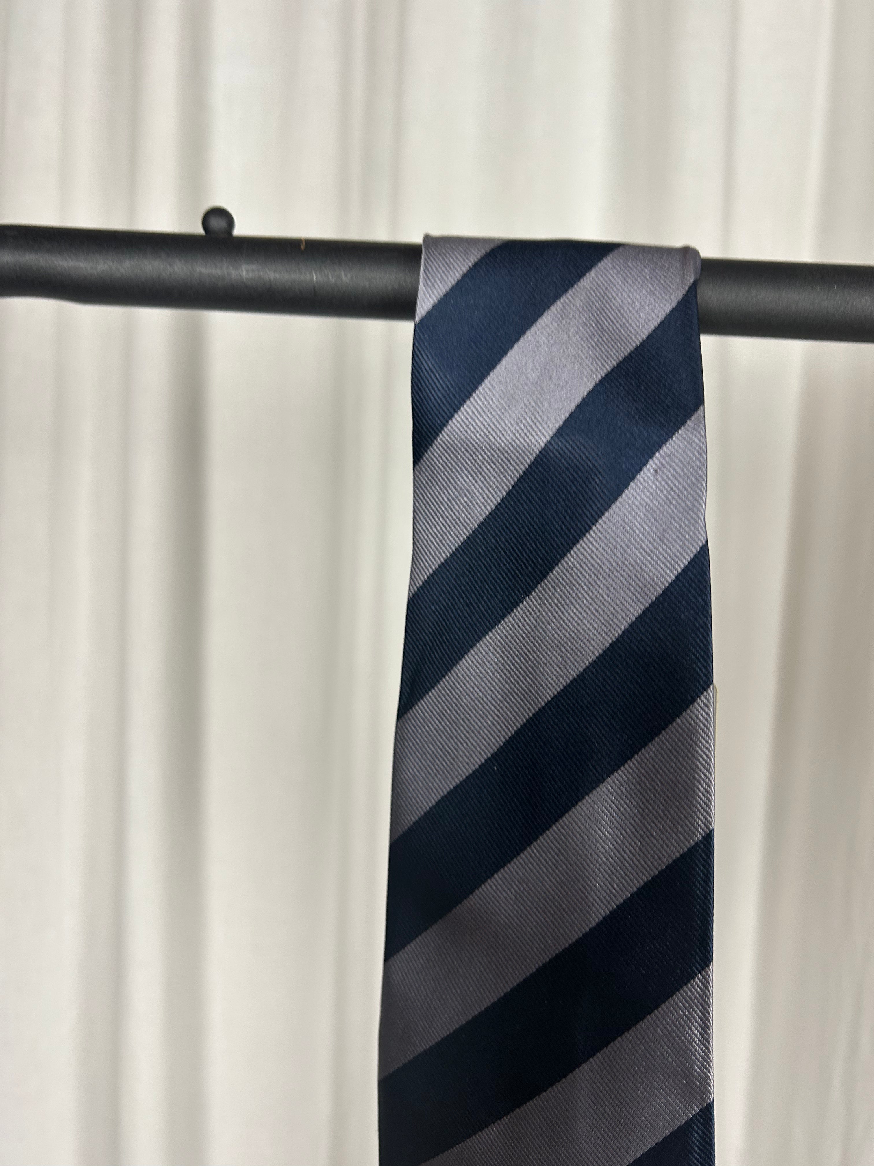 Blau Silbergrau gestreifte Krawatte